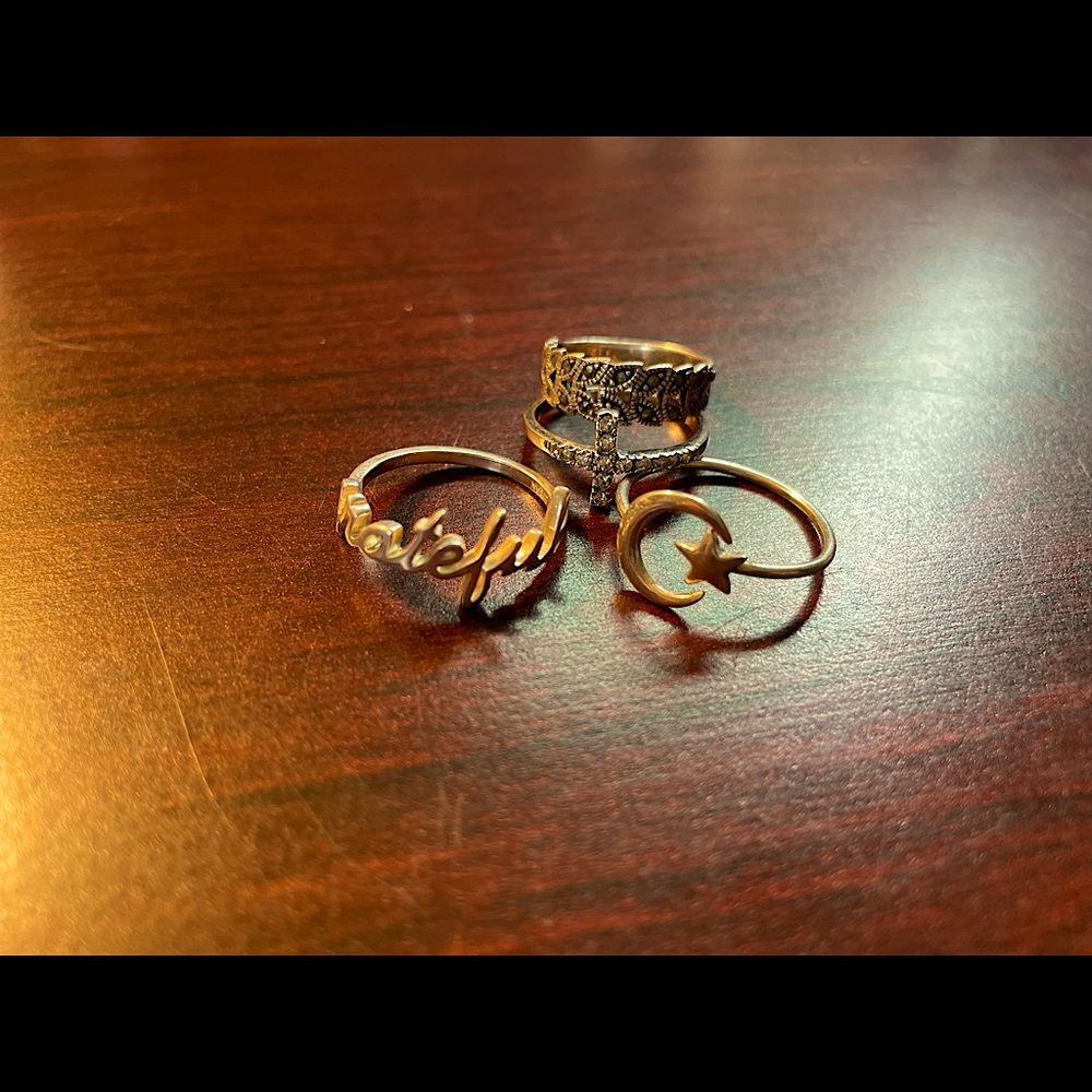 Sterling silver assorted rings.